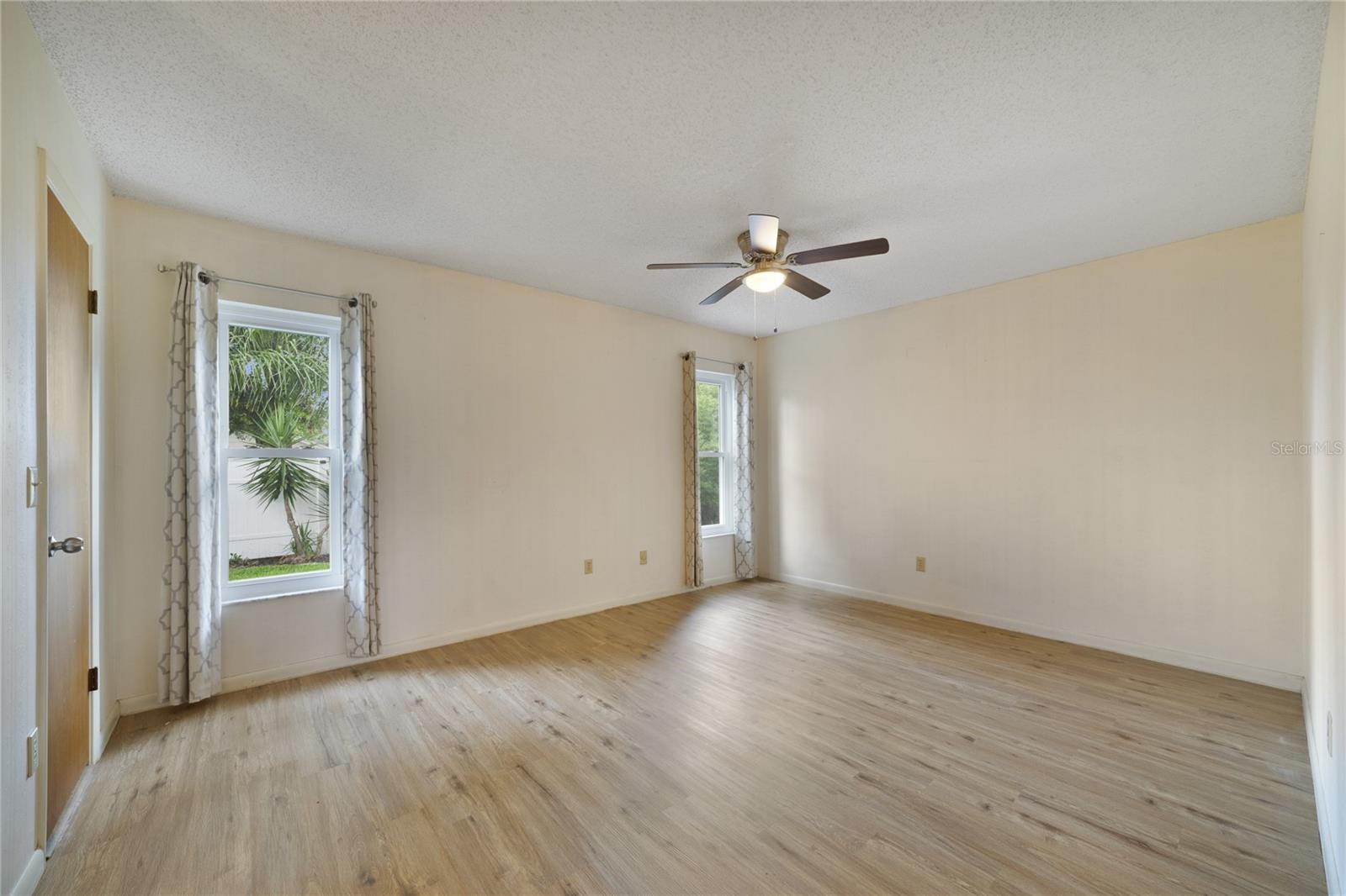 146 Mayfair Ct Property Photo 10