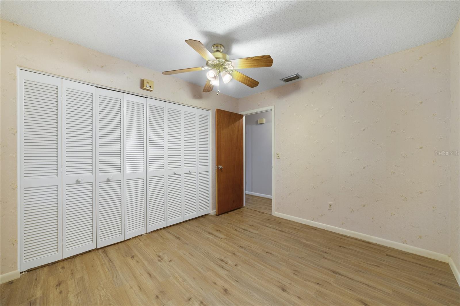 146 Mayfair Ct Property Photo 14