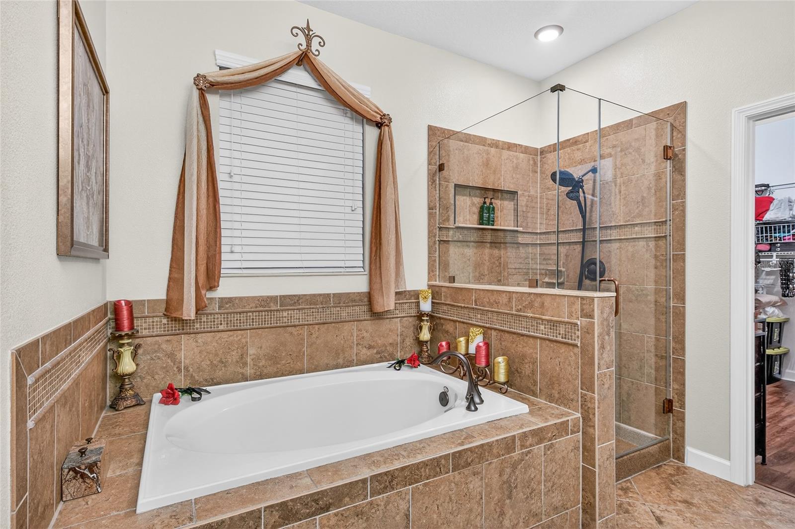 2202 Romanum Dr Property Photo 9