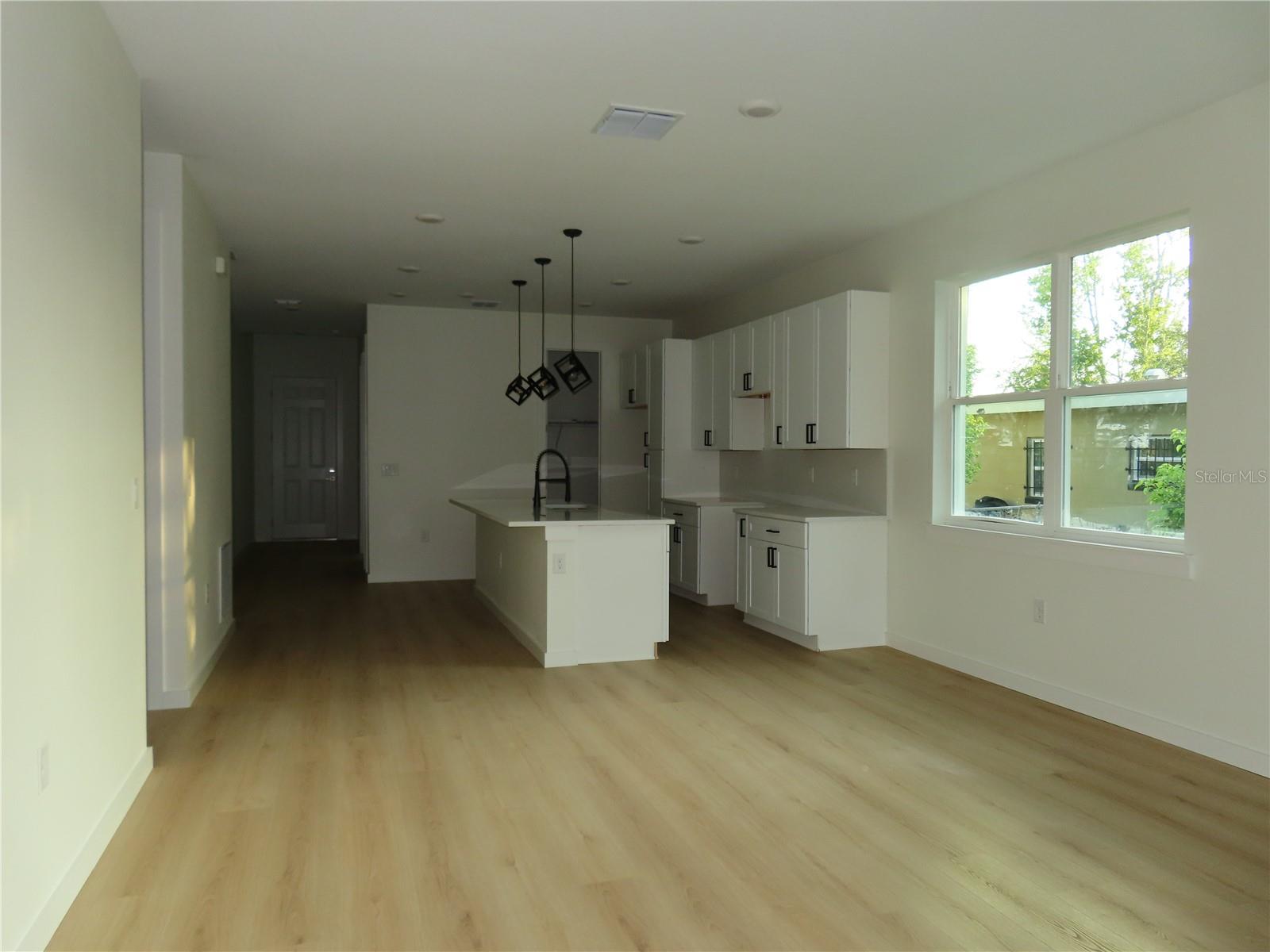 4517 America St Property Photo 7
