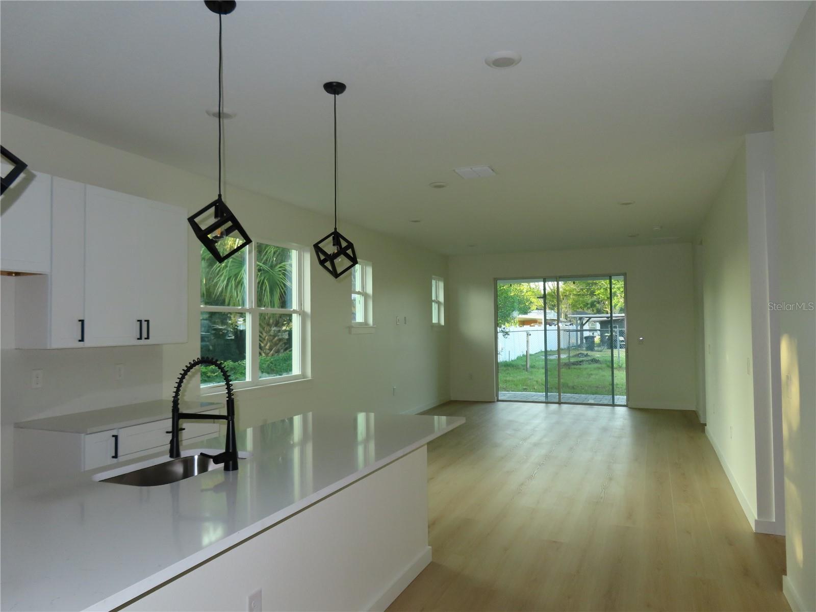 4517 America St Property Photo 9
