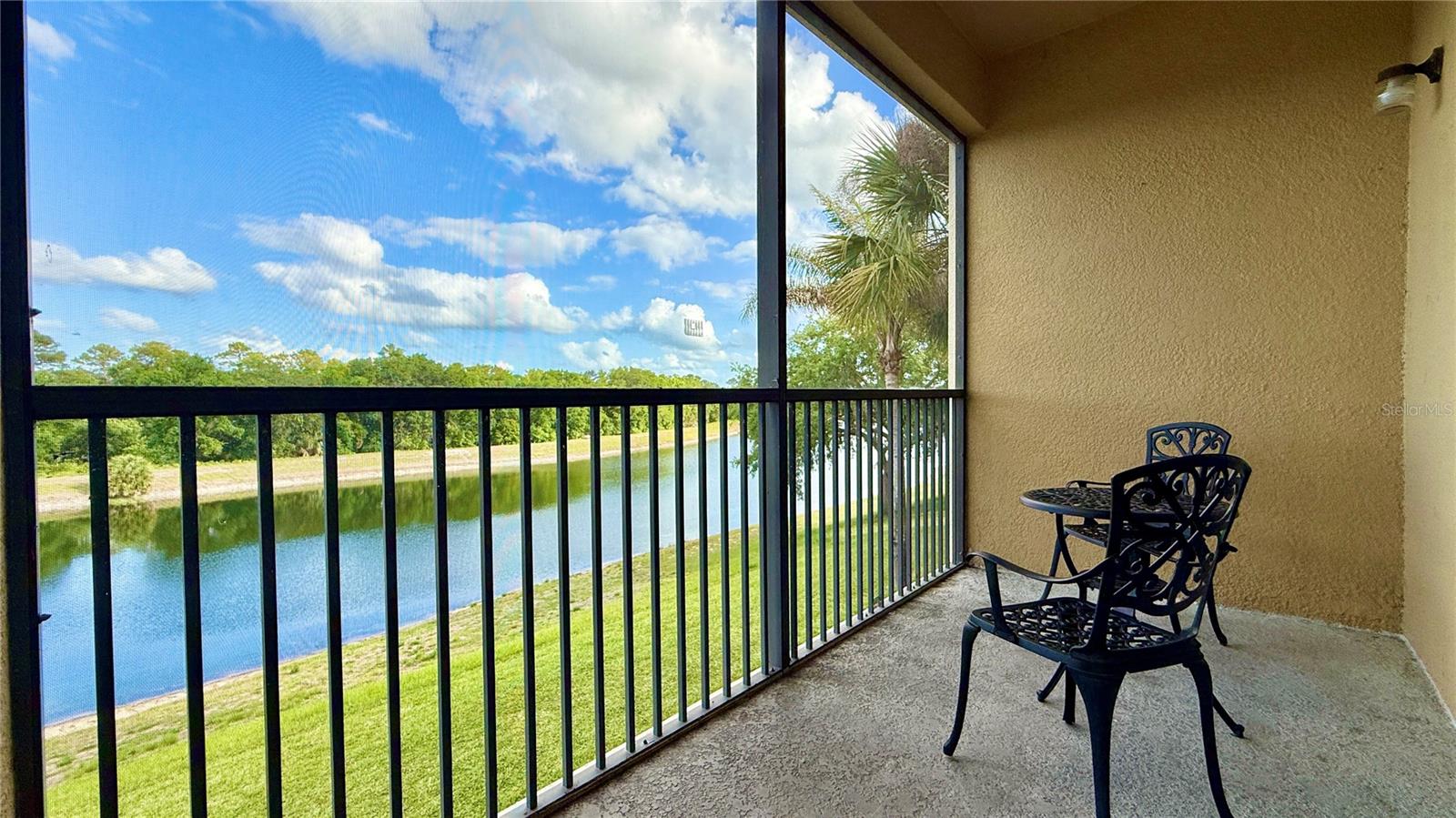2831 Oakwater Dr #2831 Property Photo 3
