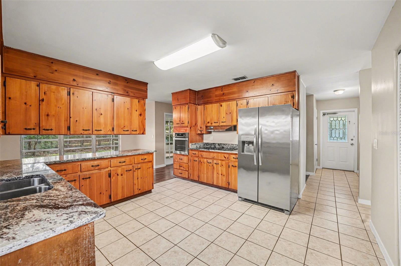 521 W Palmeden Dr Property Photo 7