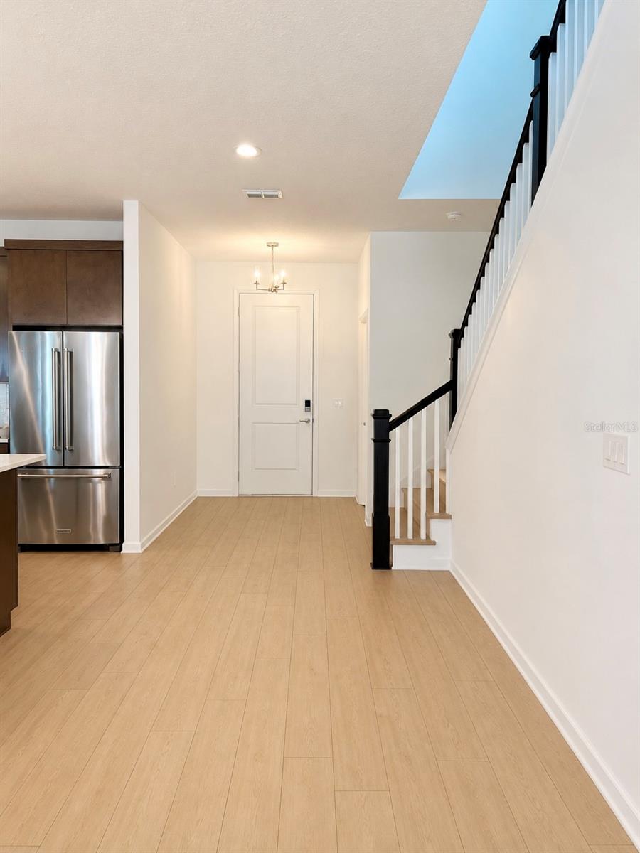 1741 Crowncrest Dr Property Photo 3
