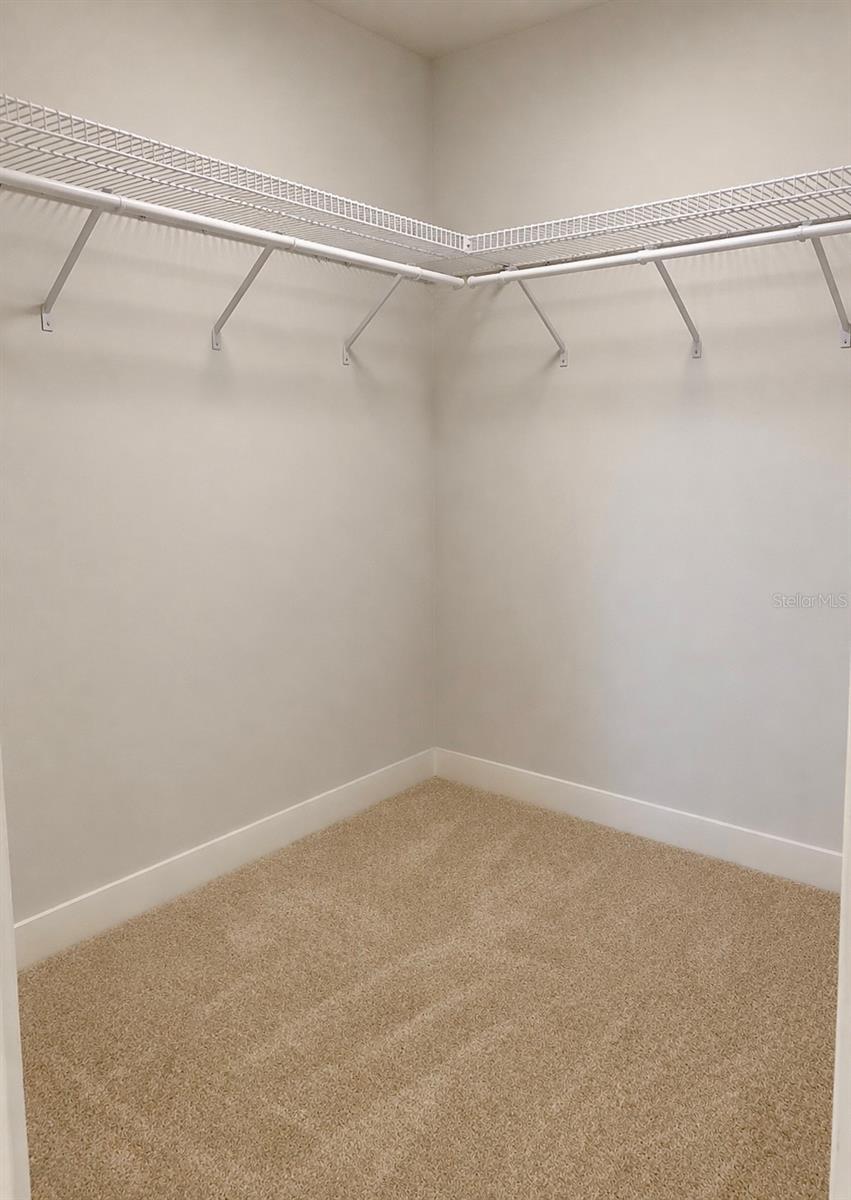 1741 Crowncrest Dr Property Photo 14