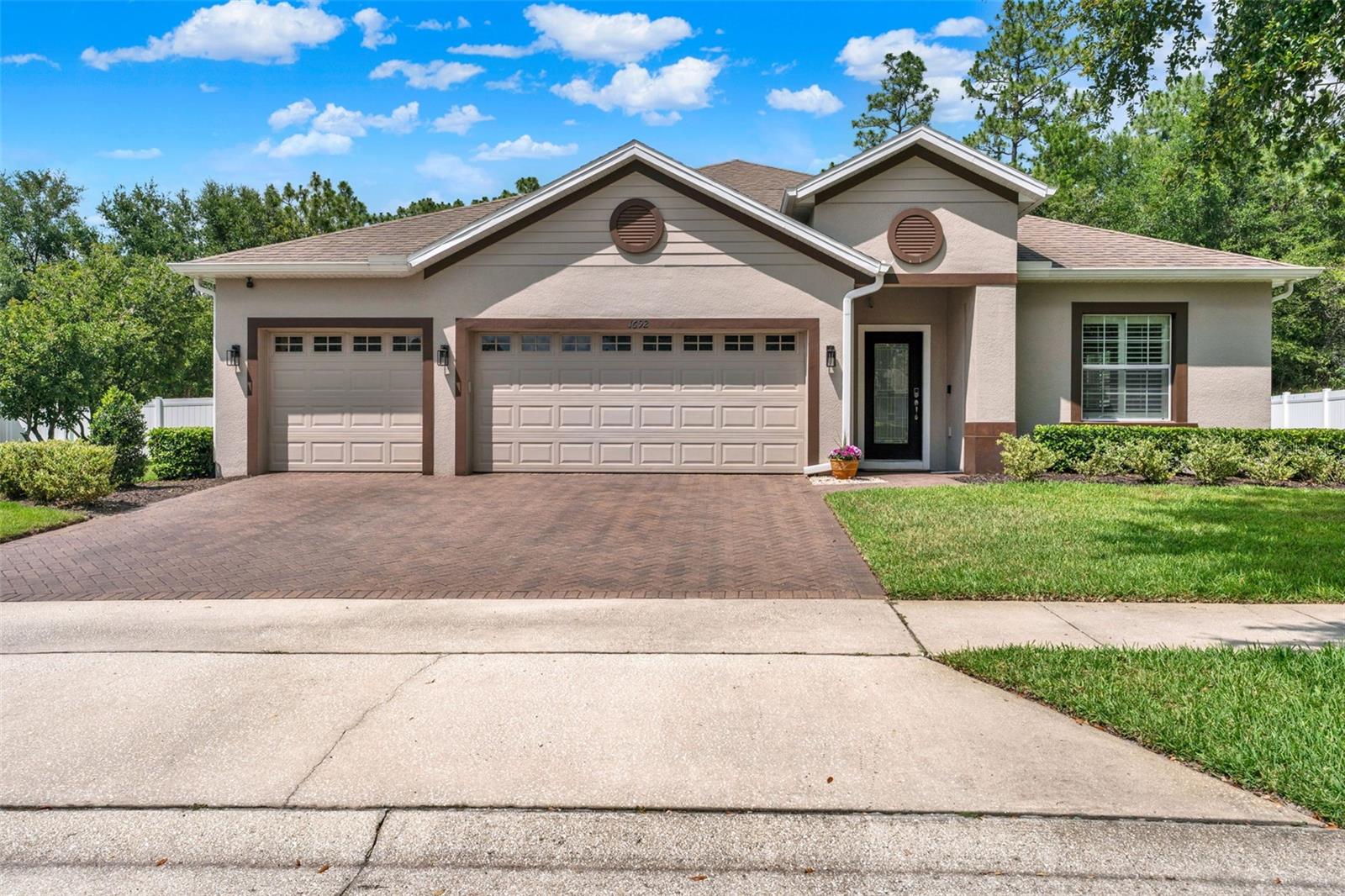 1692 BLUE GRASS BLVD