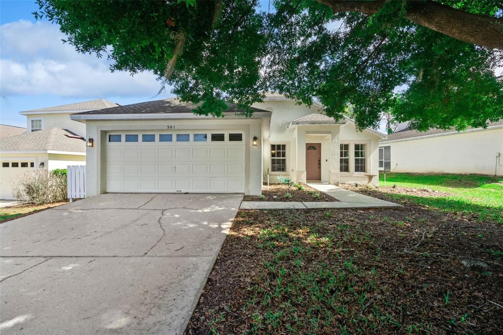 301 TROON CIR Property Photo 1