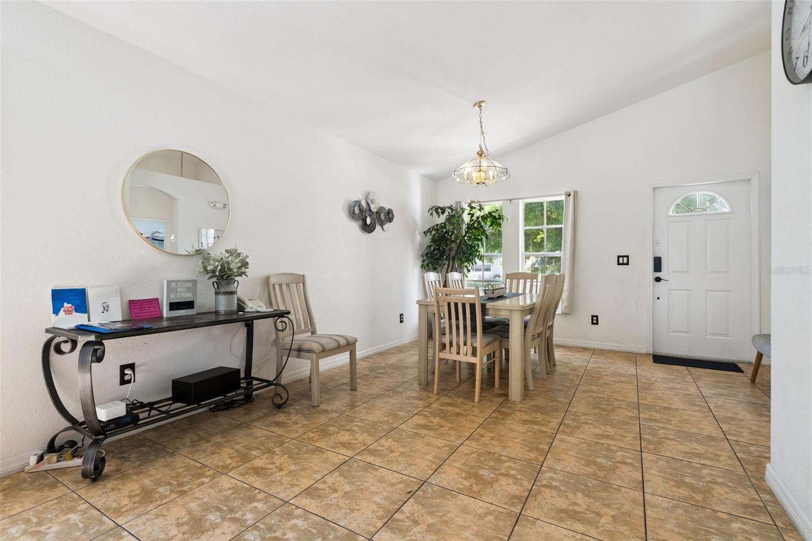 301 Troon Cir Property Photo 5