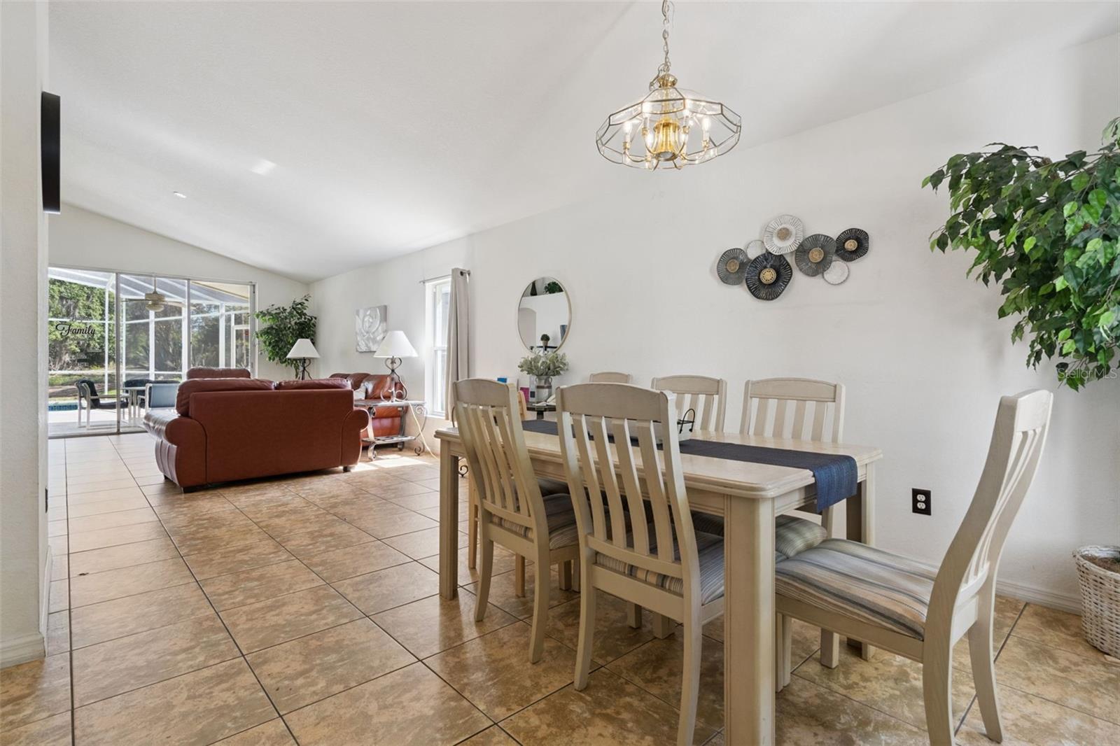 301 Troon Cir Property Photo 6