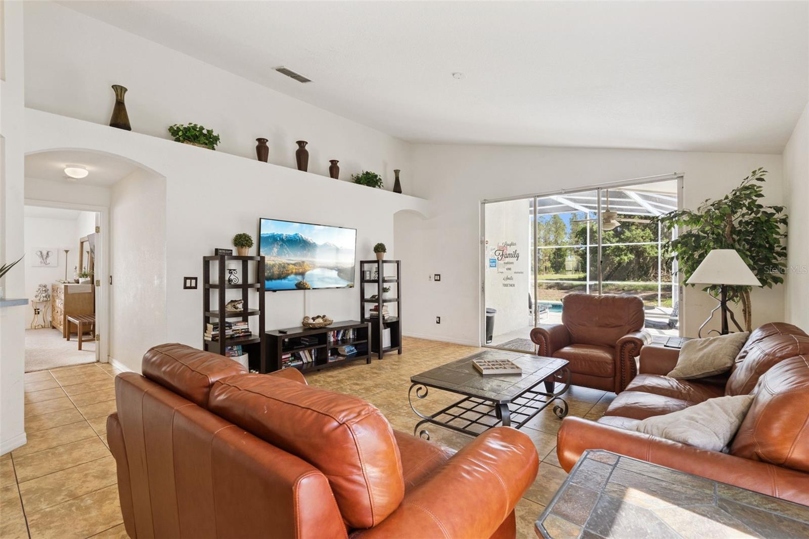 301 Troon Cir Property Photo 9