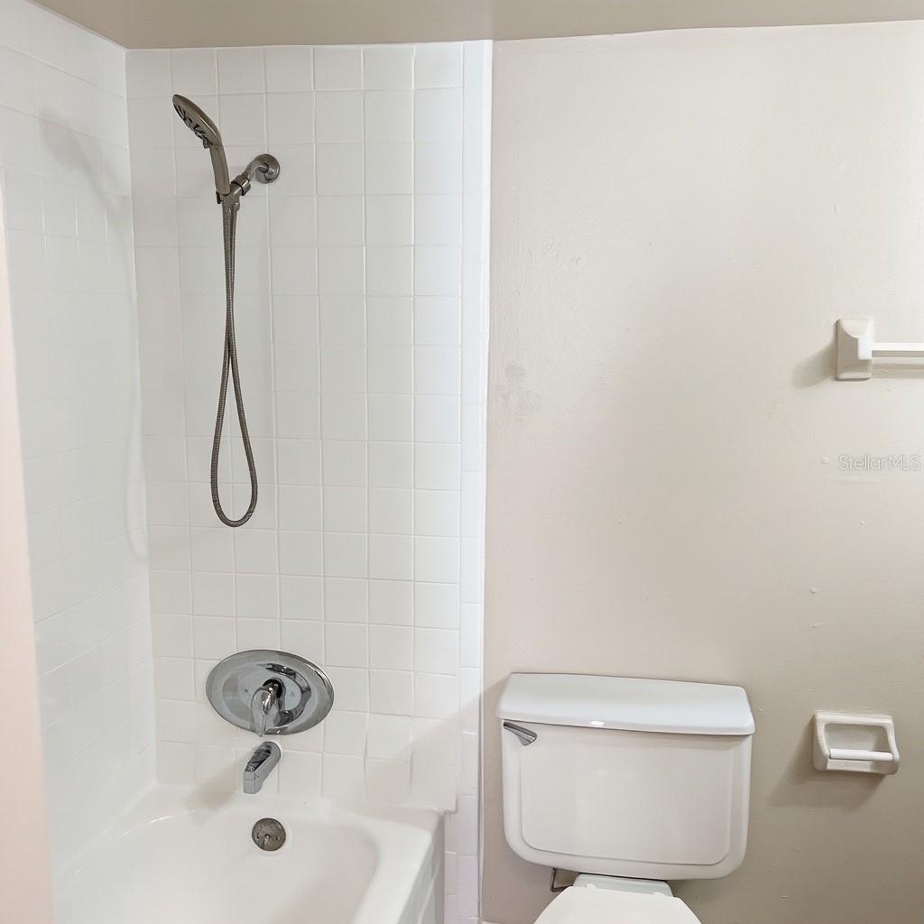5200 Curry Ford Rd #102 Property Photo 11
