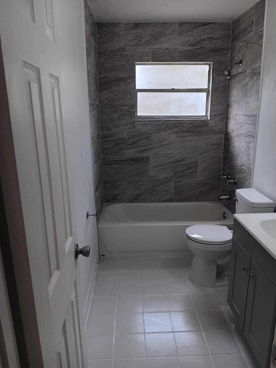 714 Michigan Ct #4 Property Photo 6