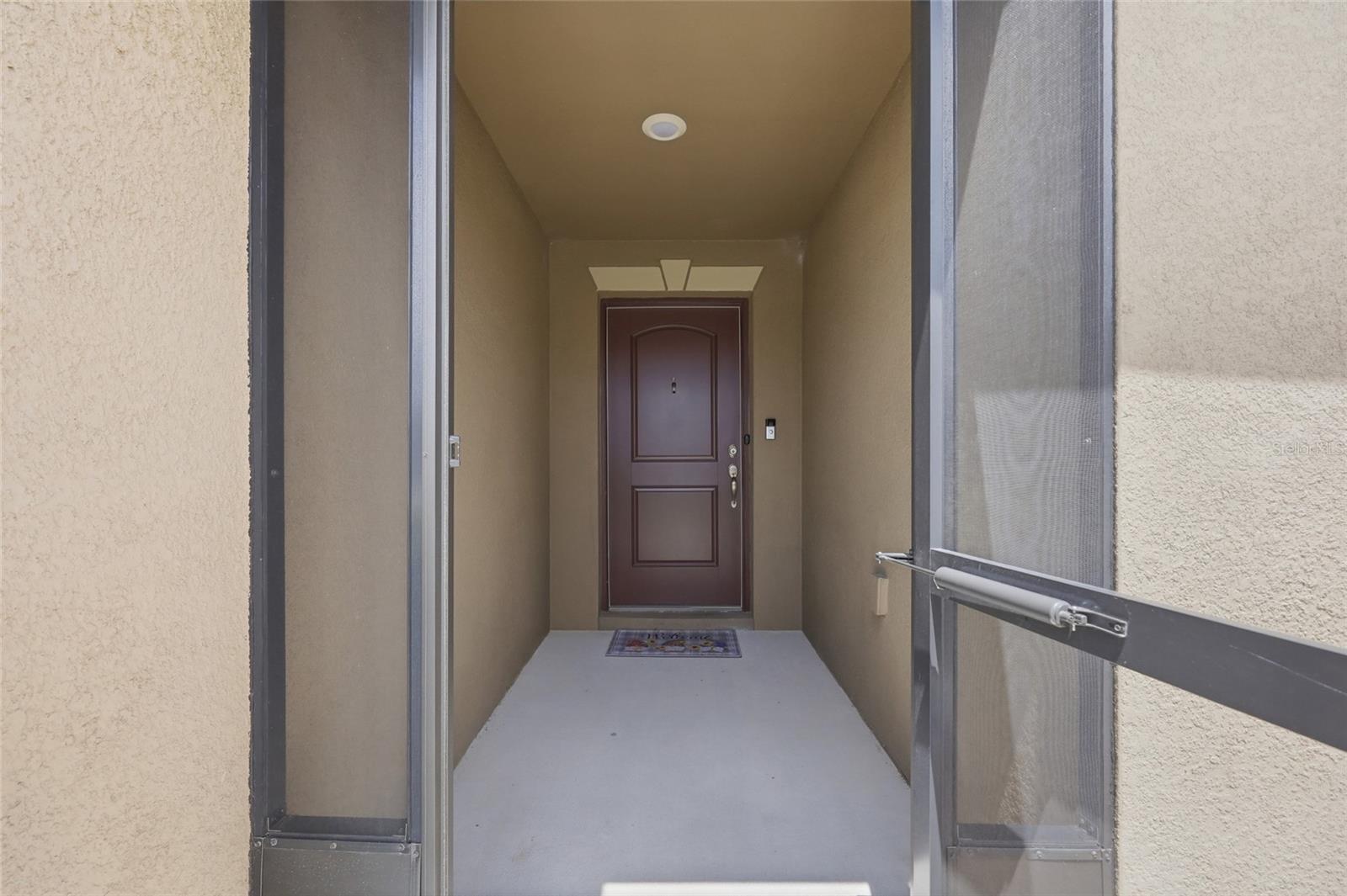 1607 Swan Lake Cir Property Photo 2