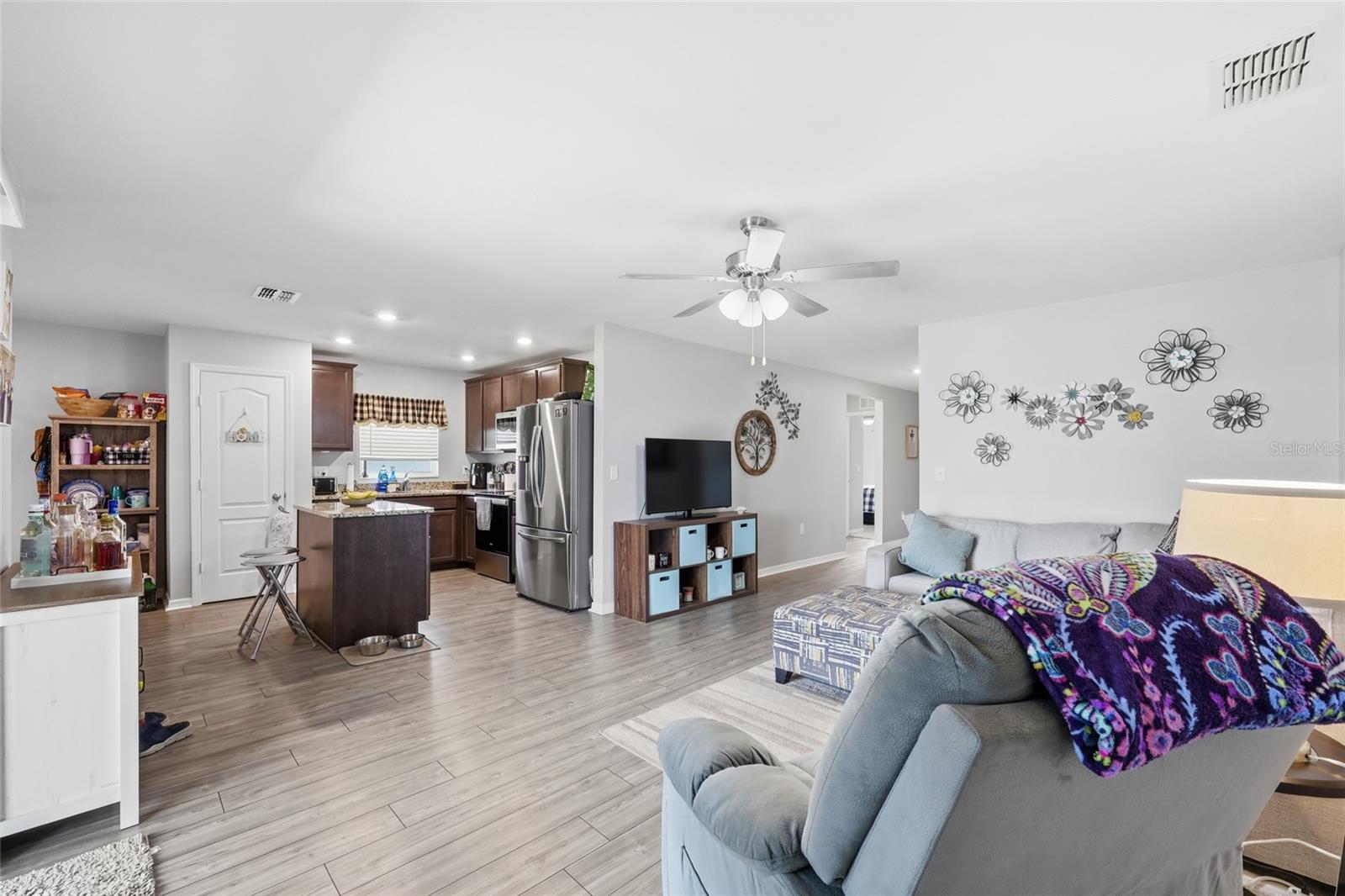 1607 Swan Lake Cir Property Photo 8