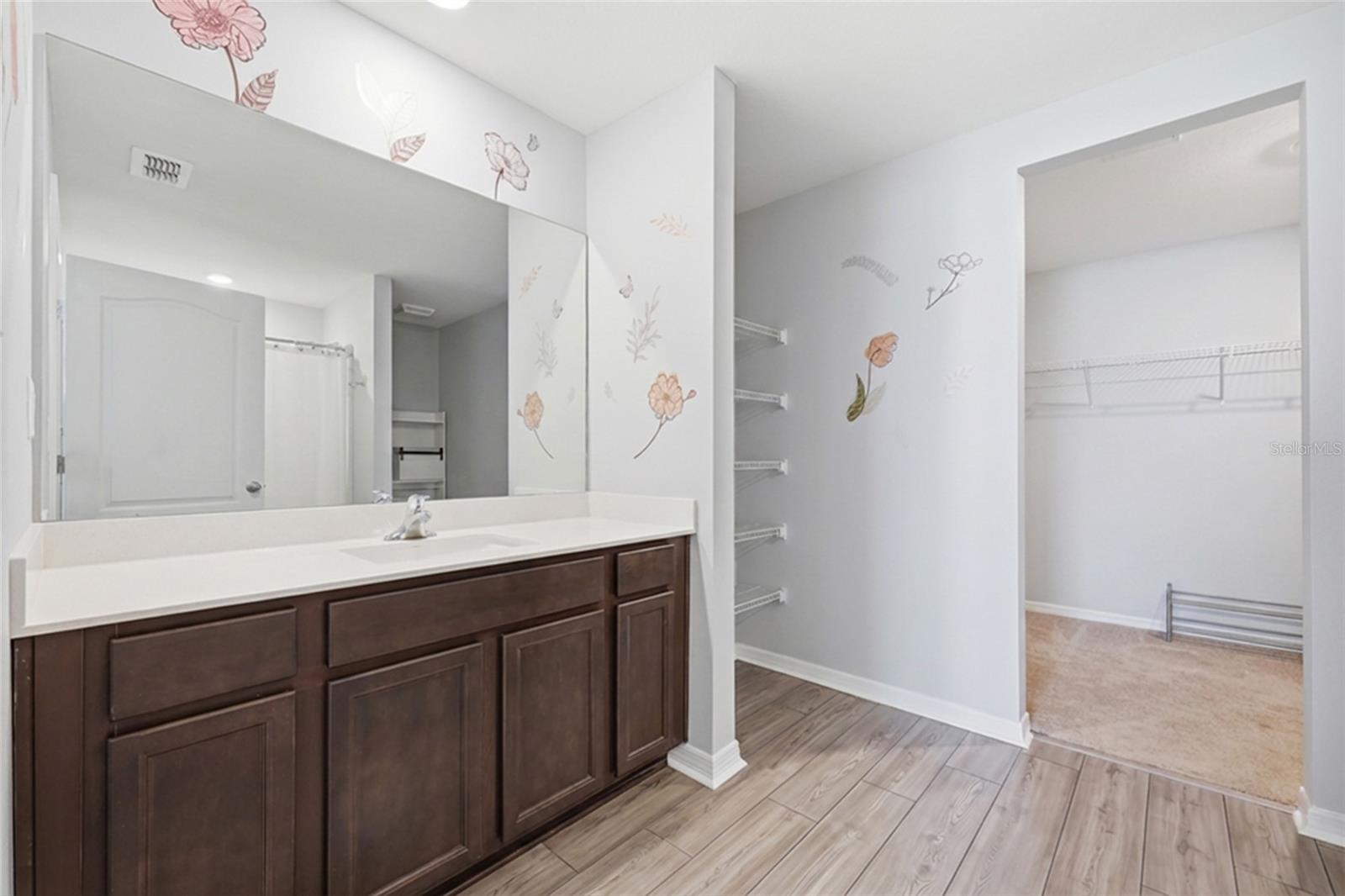 1607 Swan Lake Cir Property Photo 16