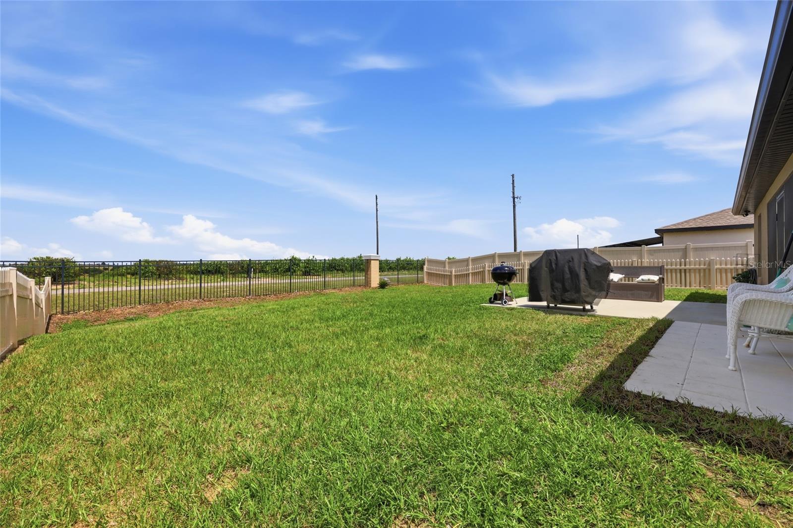 1607 Swan Lake Cir Property Photo 28