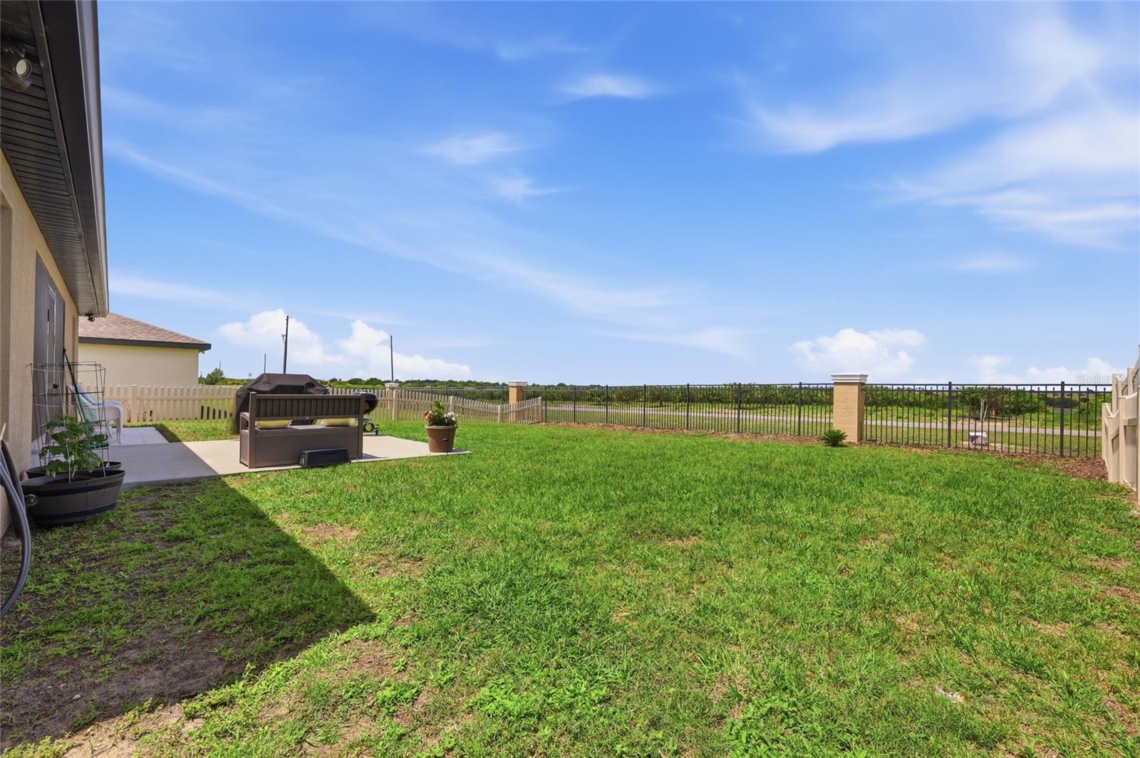 1607 Swan Lake Cir Property Photo 29