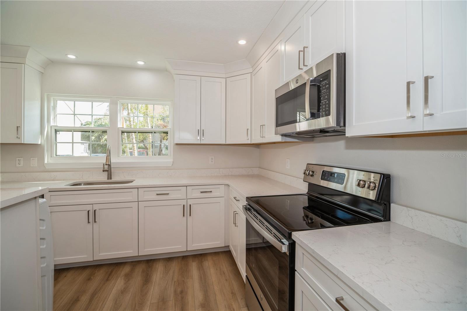 2018 Manor Dr Ne Property Photo 5