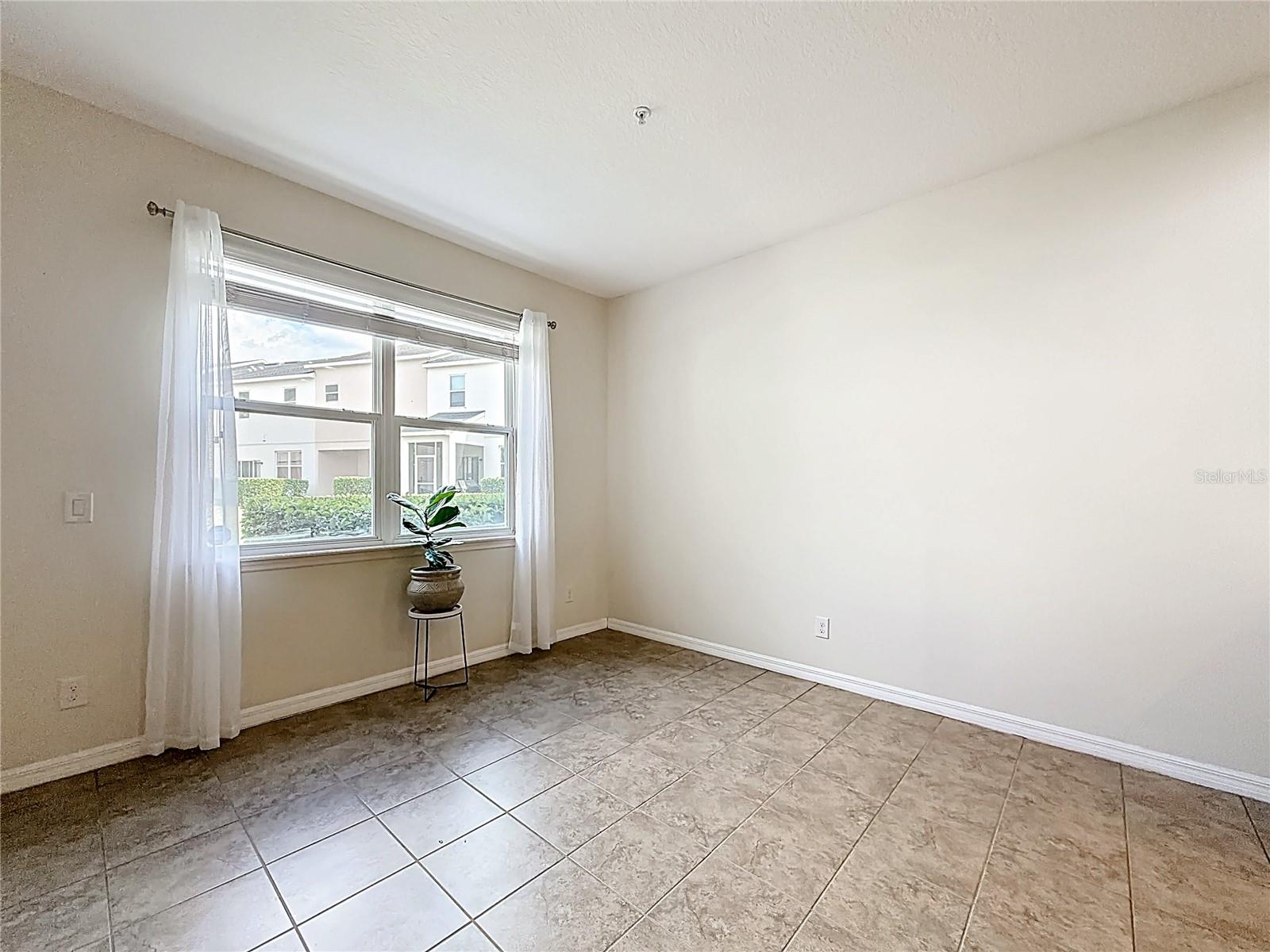 661 Fortanini Cir Property Photo 17