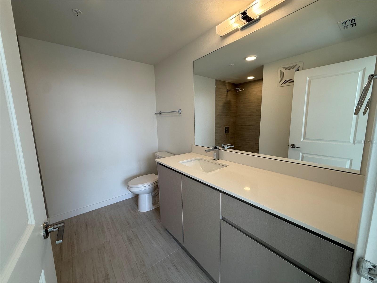 5579 Millenia Park Blvd #424 Property Photo 8