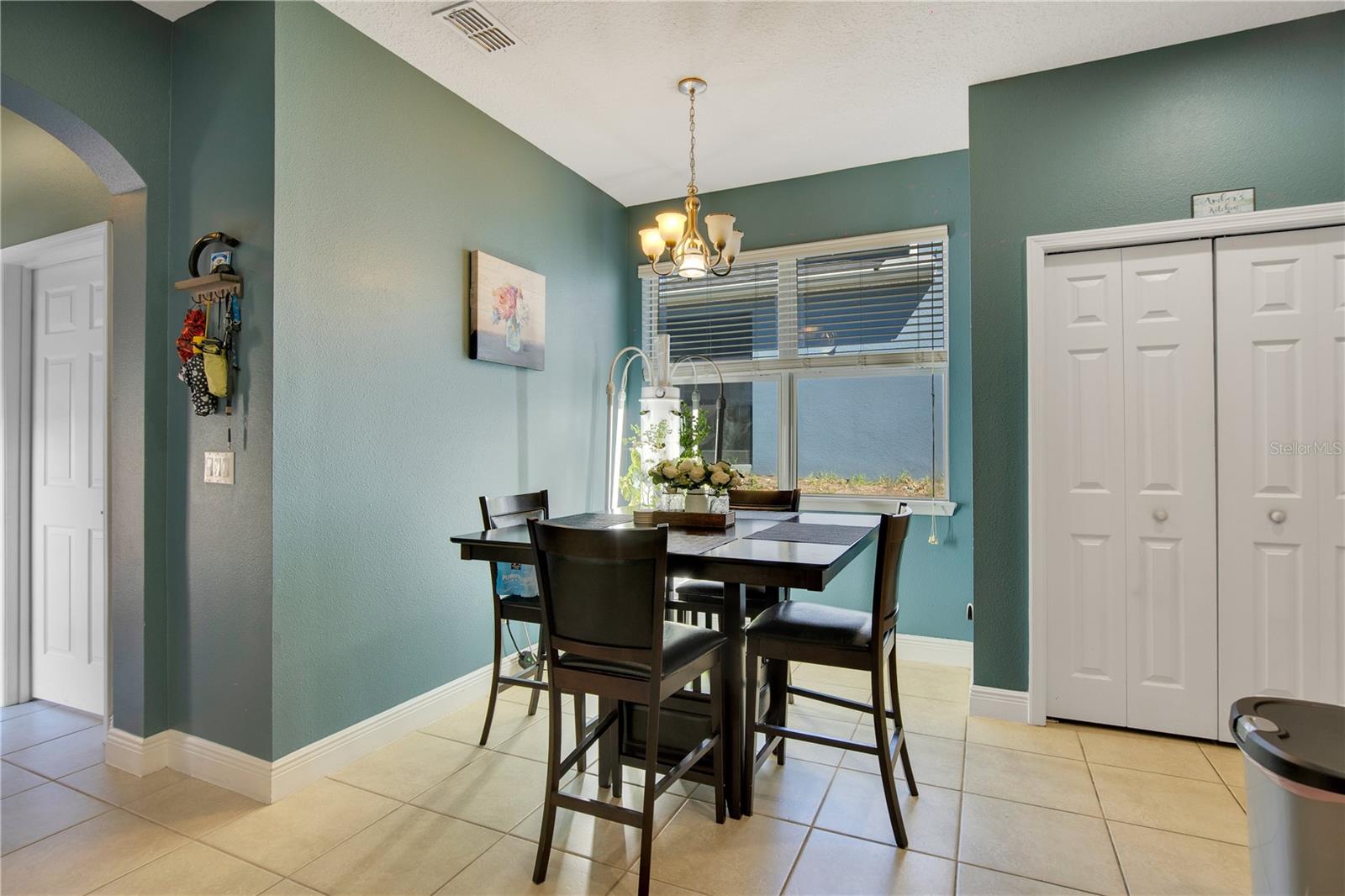 2053 Nobscot Pl Property Photo 6