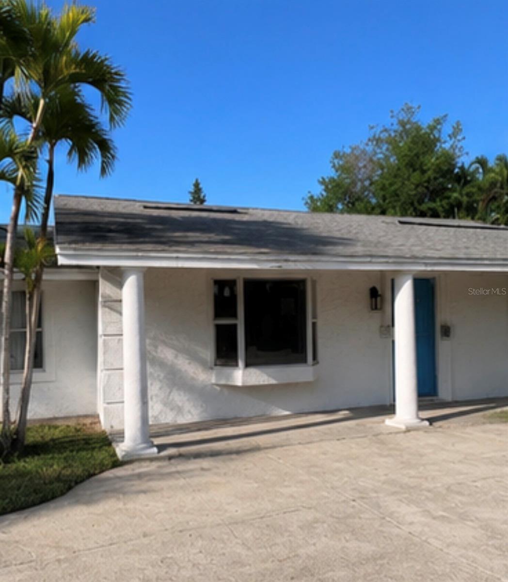 749 Siesta Dr Property Photo 5