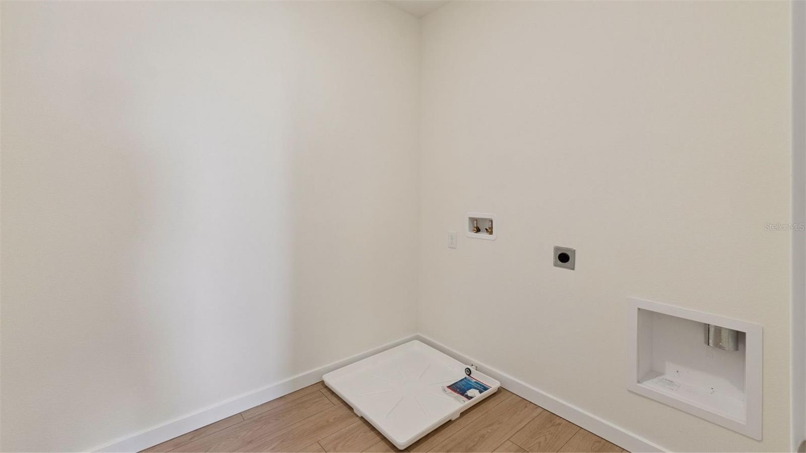 2336 Bay St Property Photo 17
