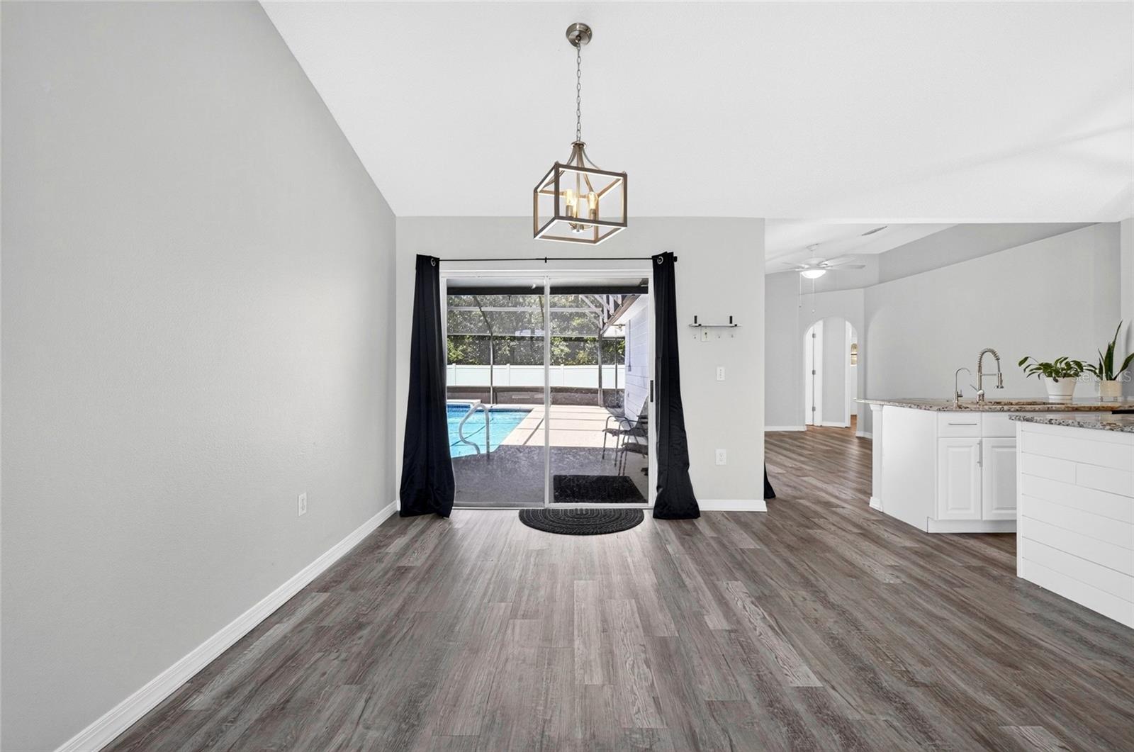 718 Toulon Dr Property Photo 10