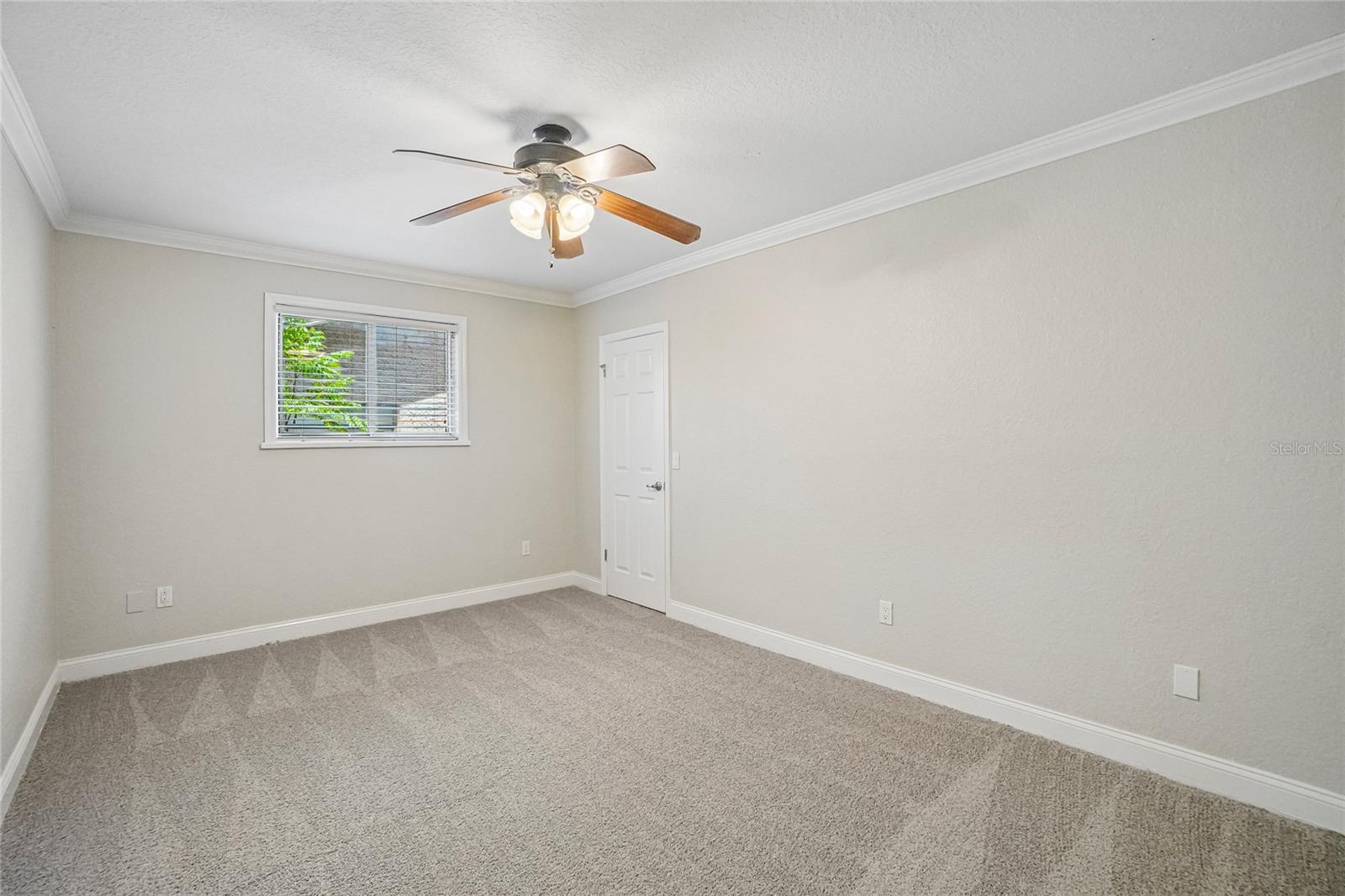 5609 Executive Dr Property Photo 11