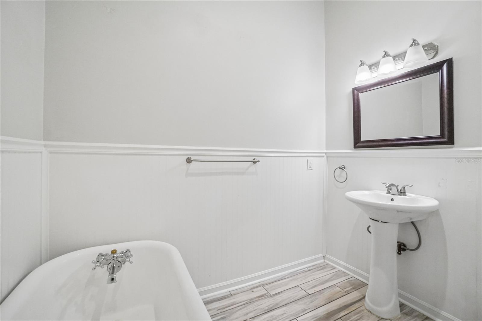5609 Executive Dr Property Photo 35