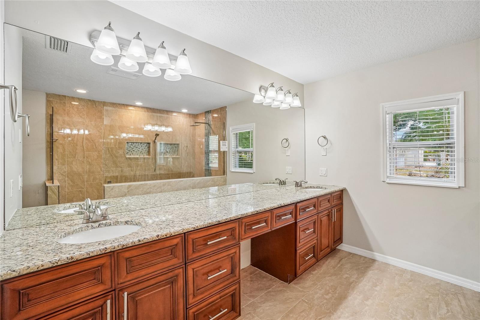 5609 Executive Dr Property Photo 52