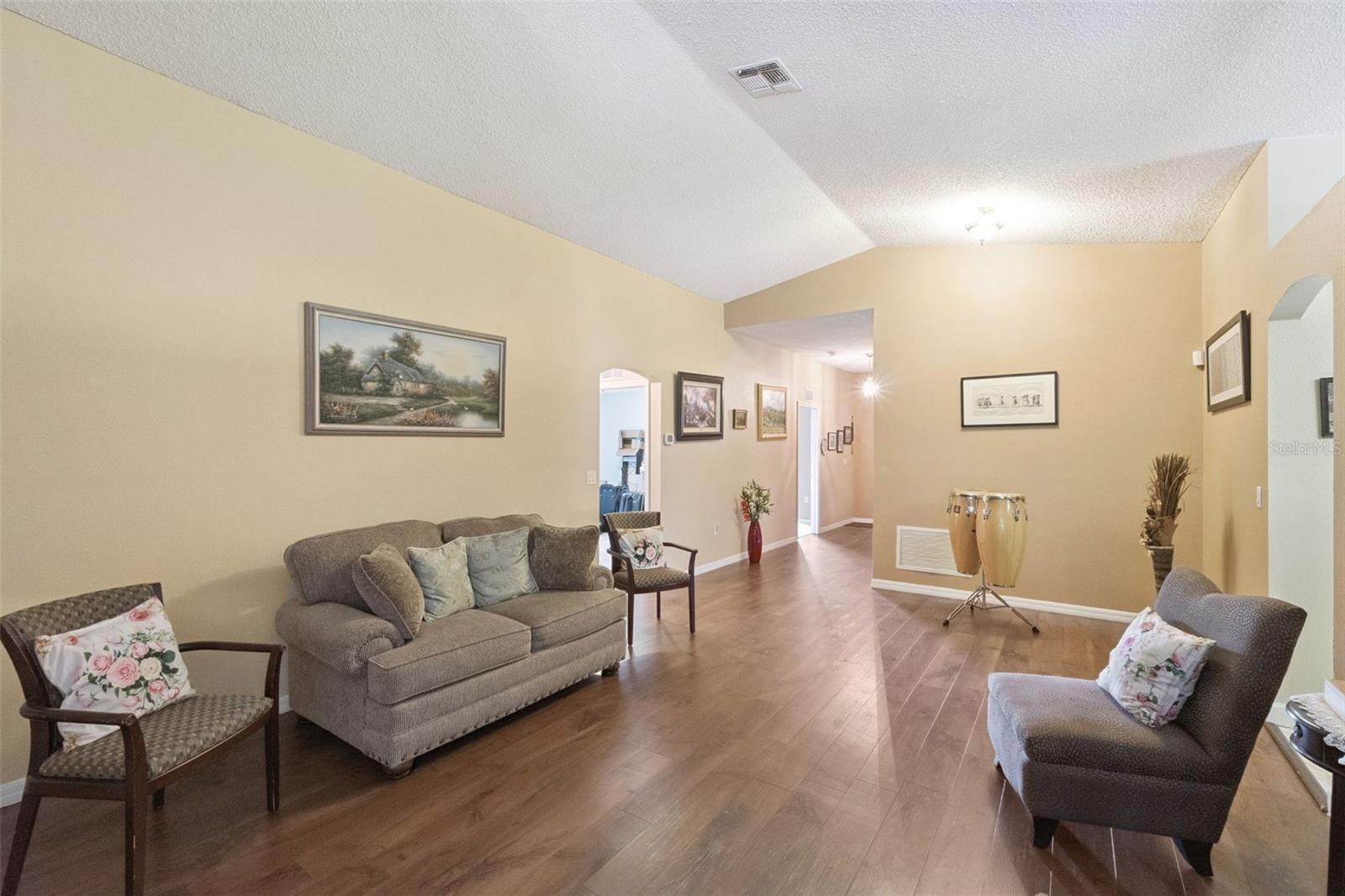 1504 Fort Meade Pl Property Photo 2