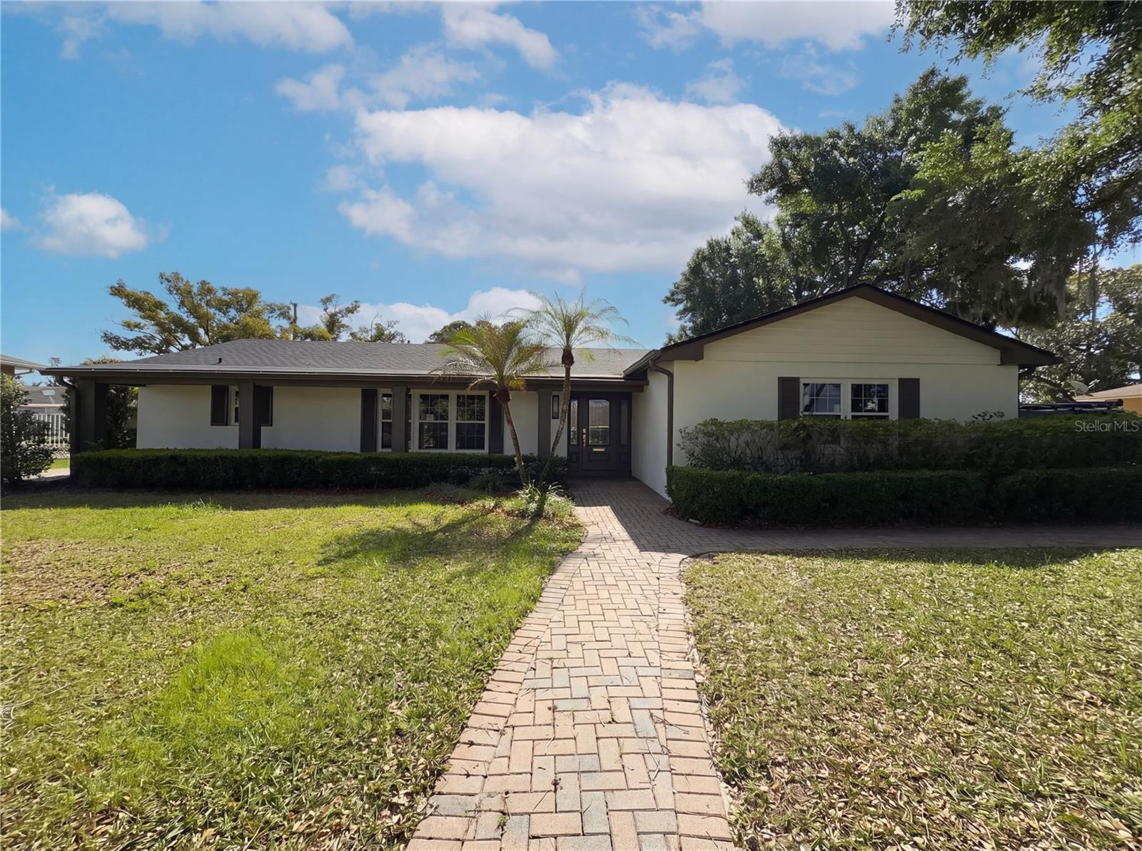 51 Oakleigh Ln Property Photo 1