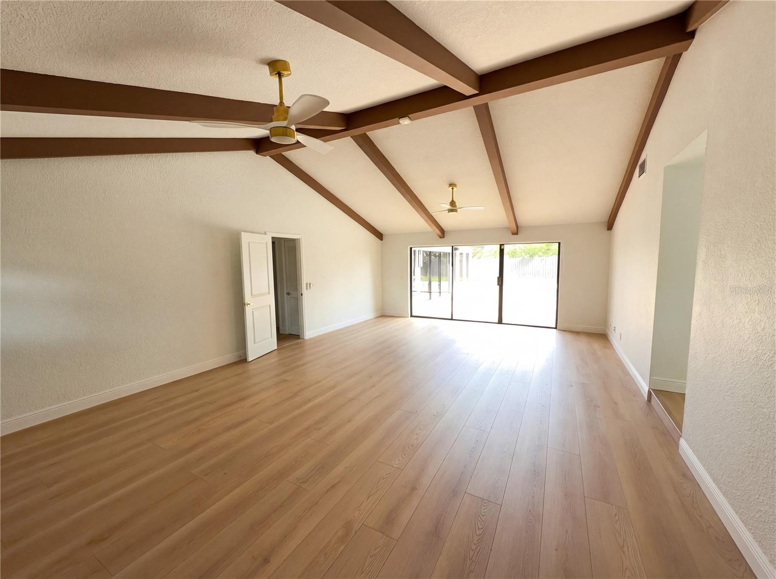 51 Oakleigh Ln Property Photo 15