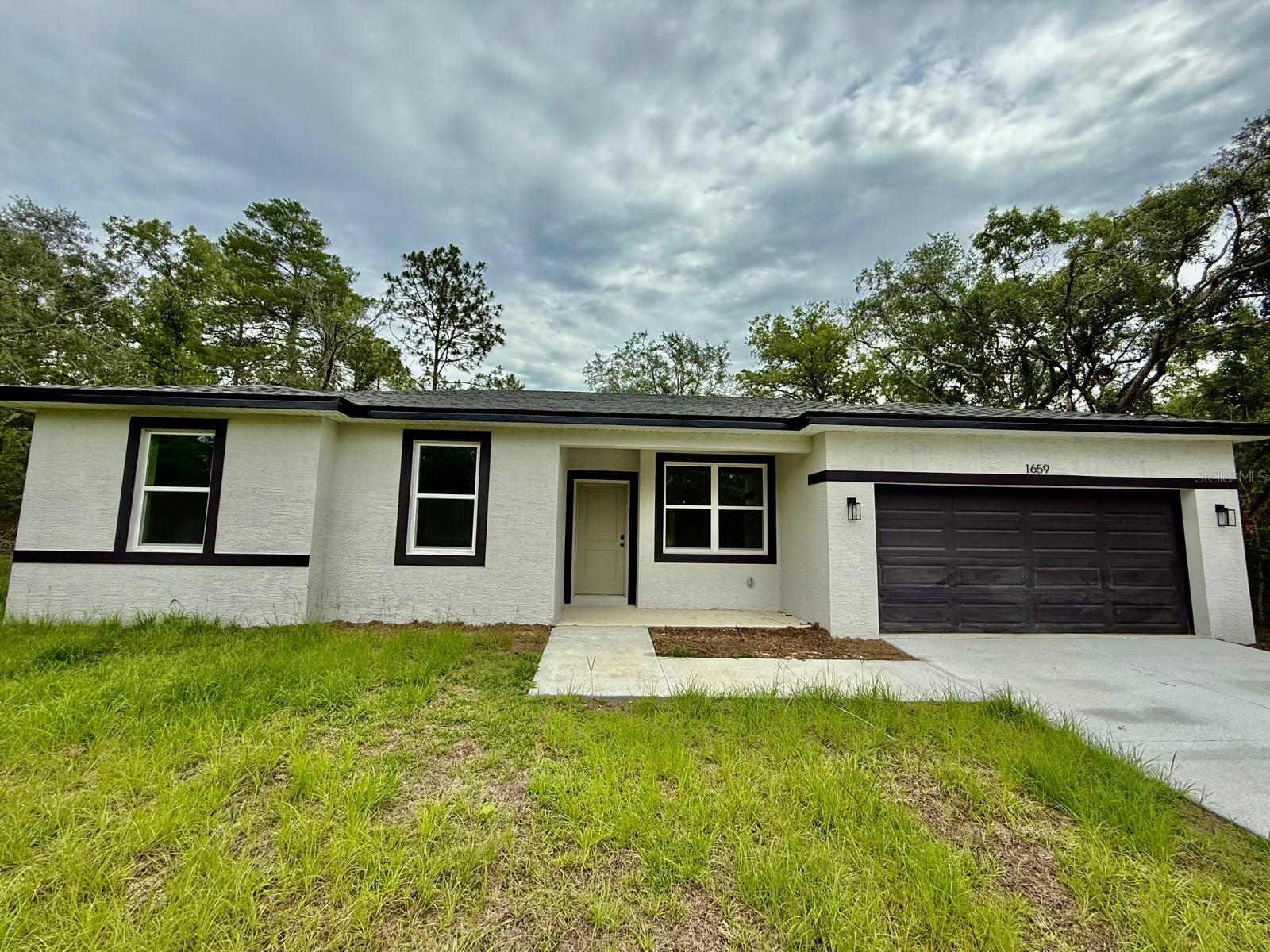 1659 W Belen Dr Property Photo 1