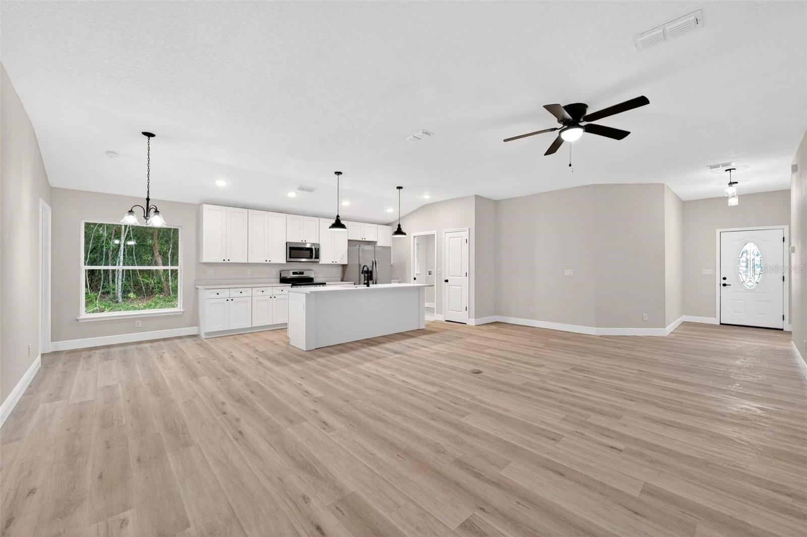 2132 Pine Meadows Golf Course Rd Property Photo 6