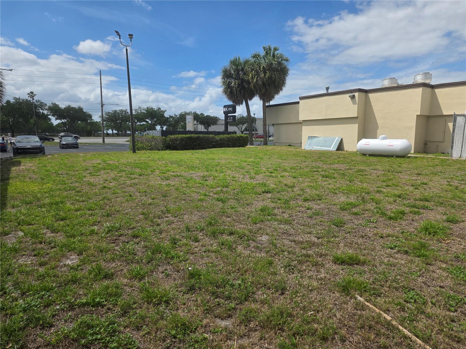 5101 E Colonial Dr Property Photo 4