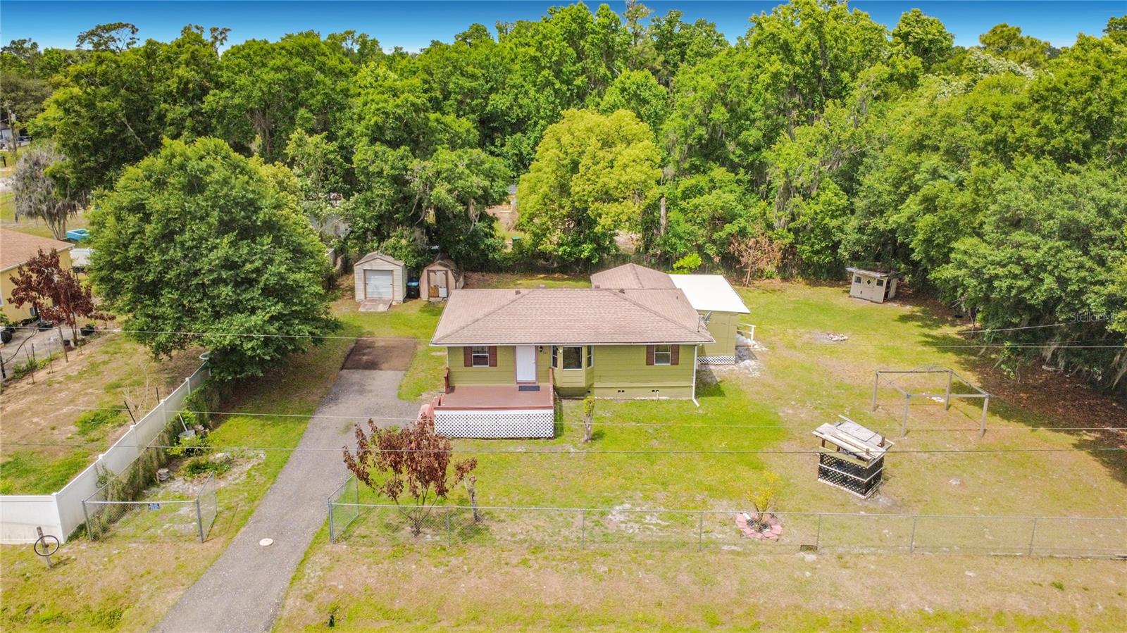 544 MERCURY AVE Property Photo 1