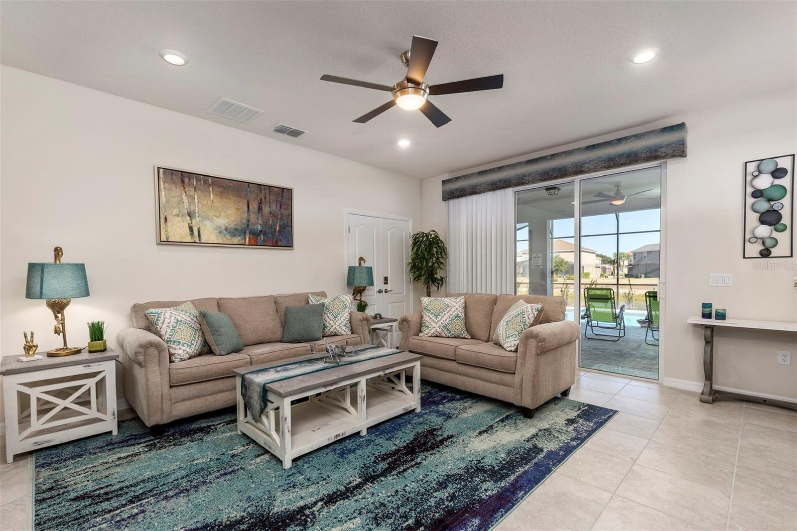 7195 Oakmoss Loop Property Photo 2