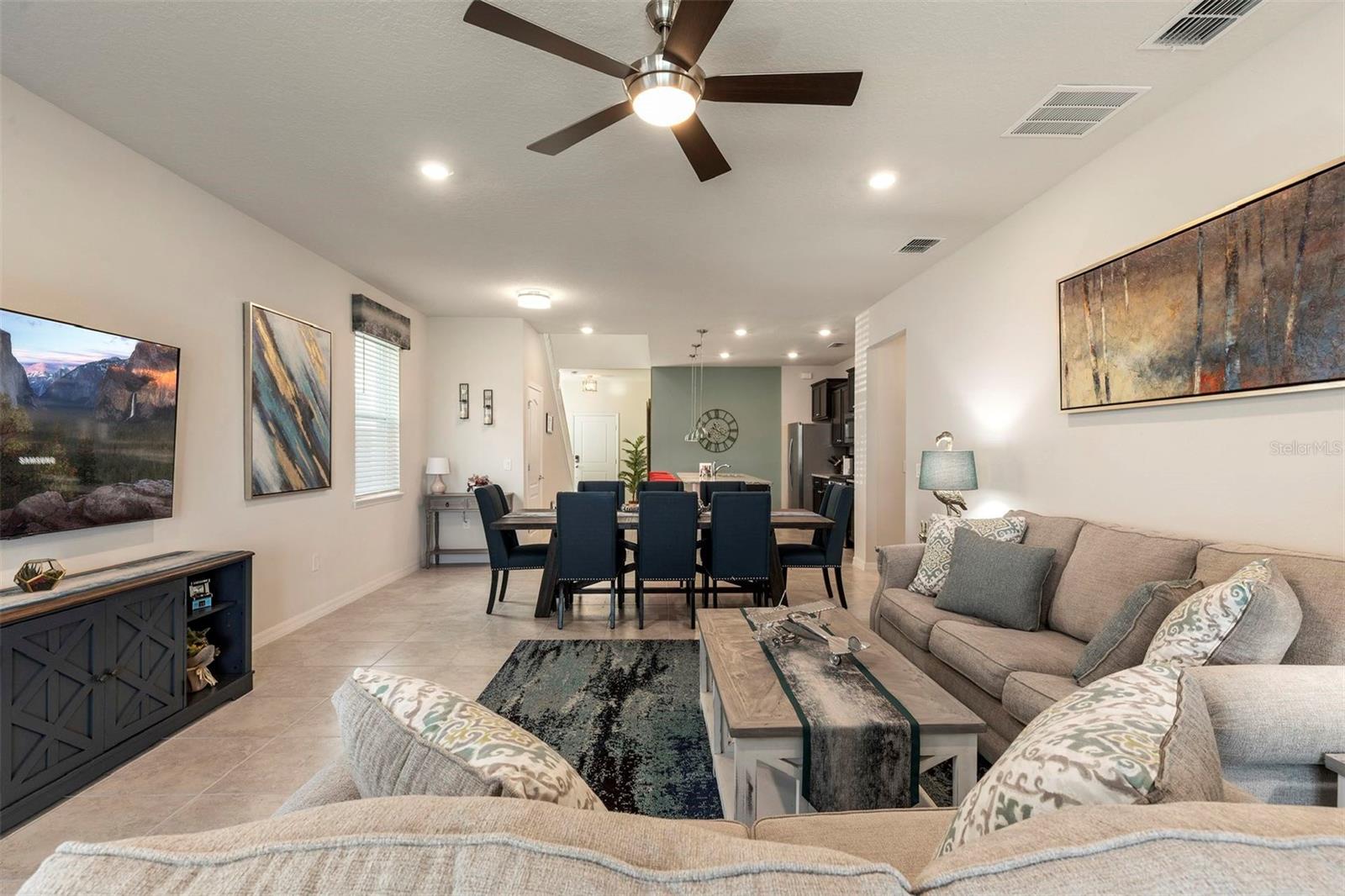 7195 Oakmoss Loop Property Photo 3