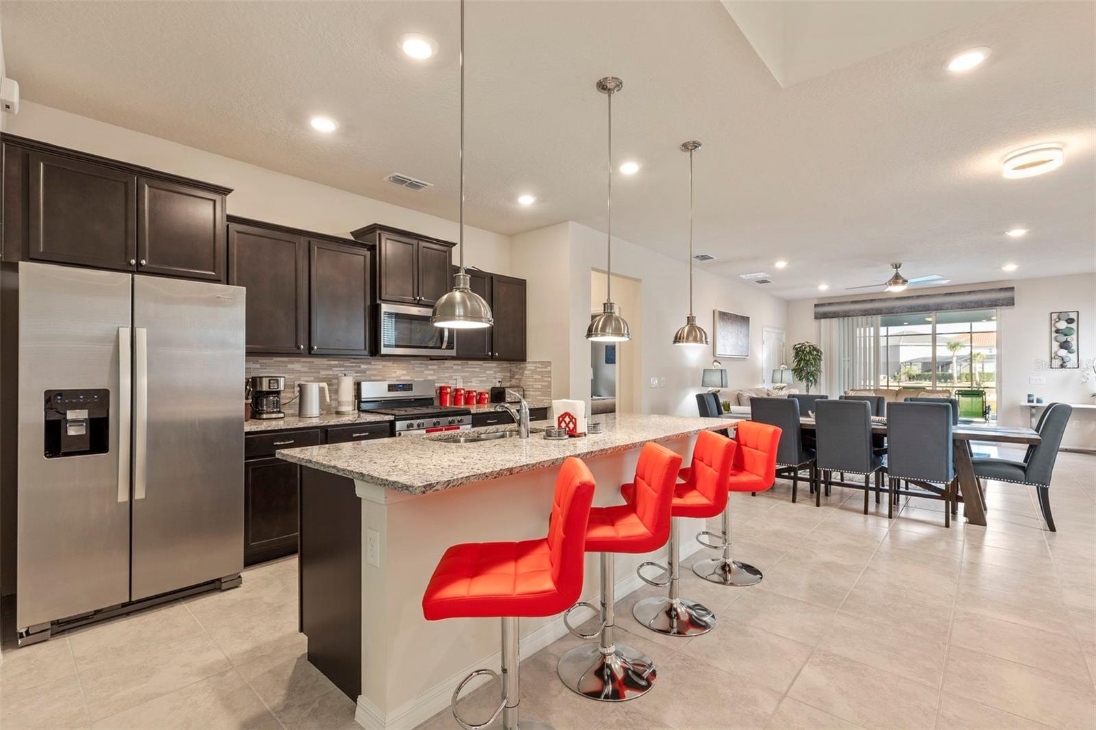 7195 Oakmoss Loop Property Photo 4