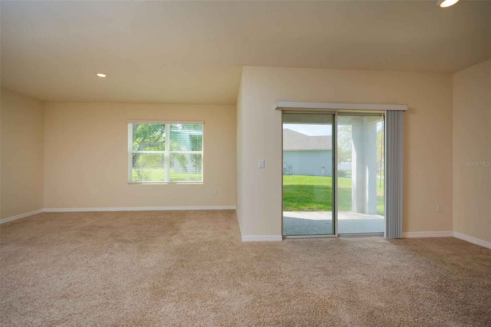 660 Cotulla Dr Property Photo 8