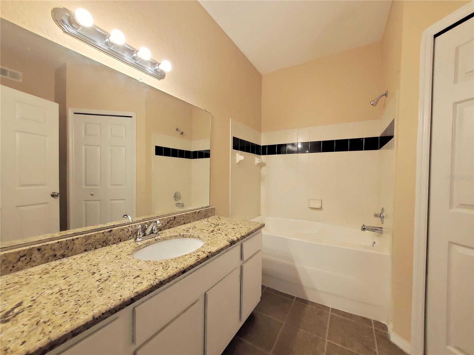 6029 Westgate Dr #712 Property Photo 7