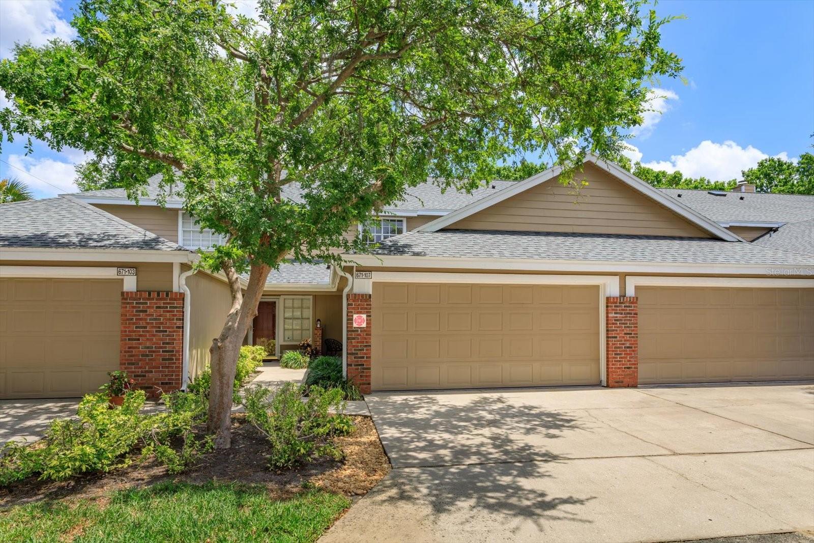 671 Post Oak Cir #107 Property Photo 1