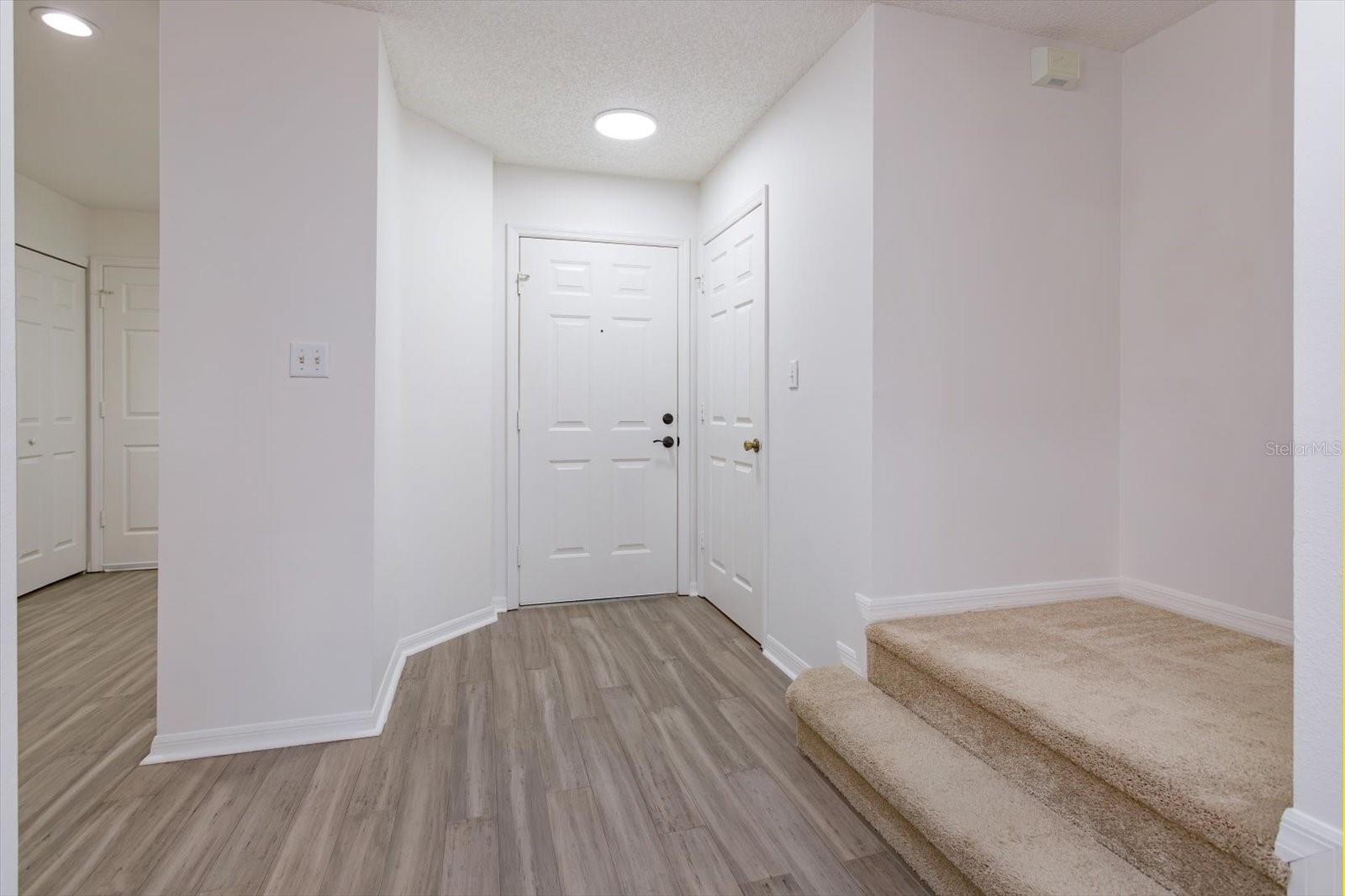 671 Post Oak Cir #107 Property Photo 6