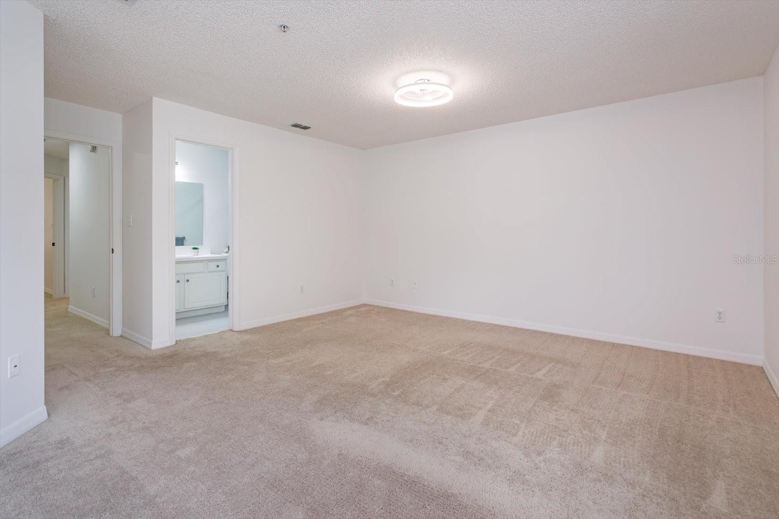 671 Post Oak Cir #107 Property Photo 29