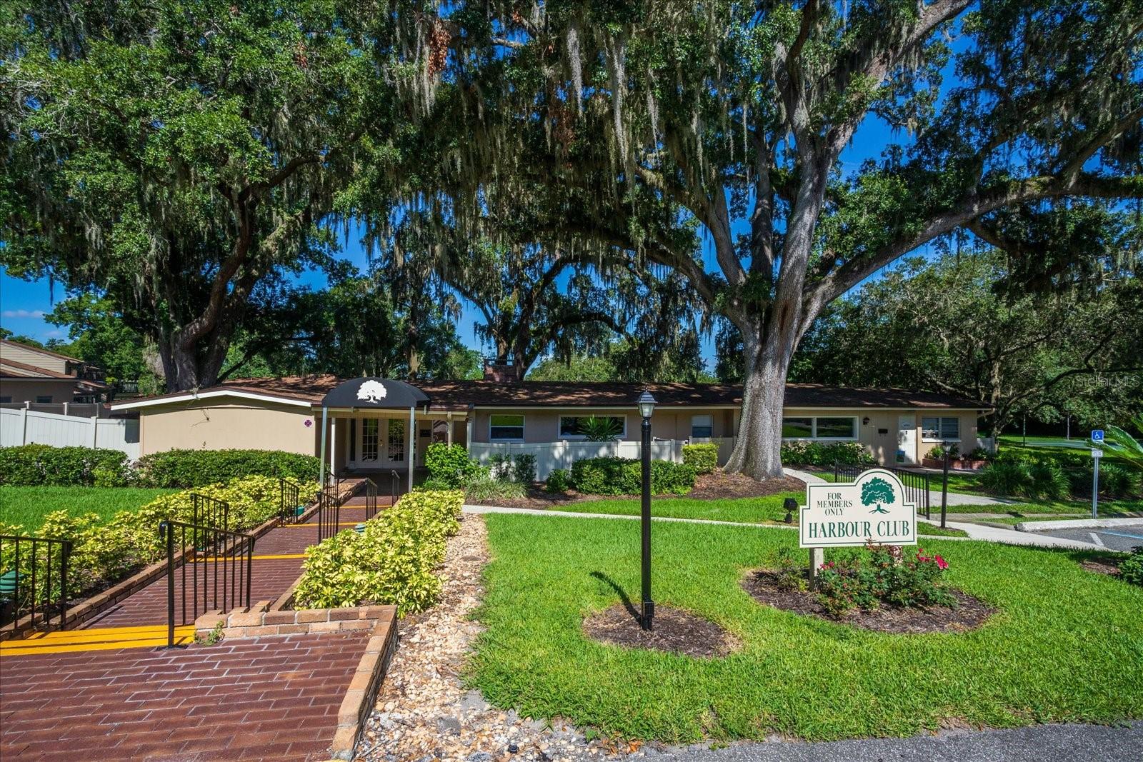671 Post Oak Cir #107 Property Photo 56