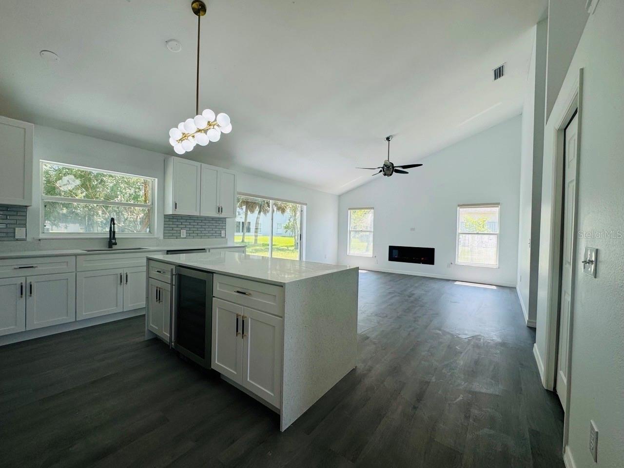215 Hollowbrook Cir Property Photo 14