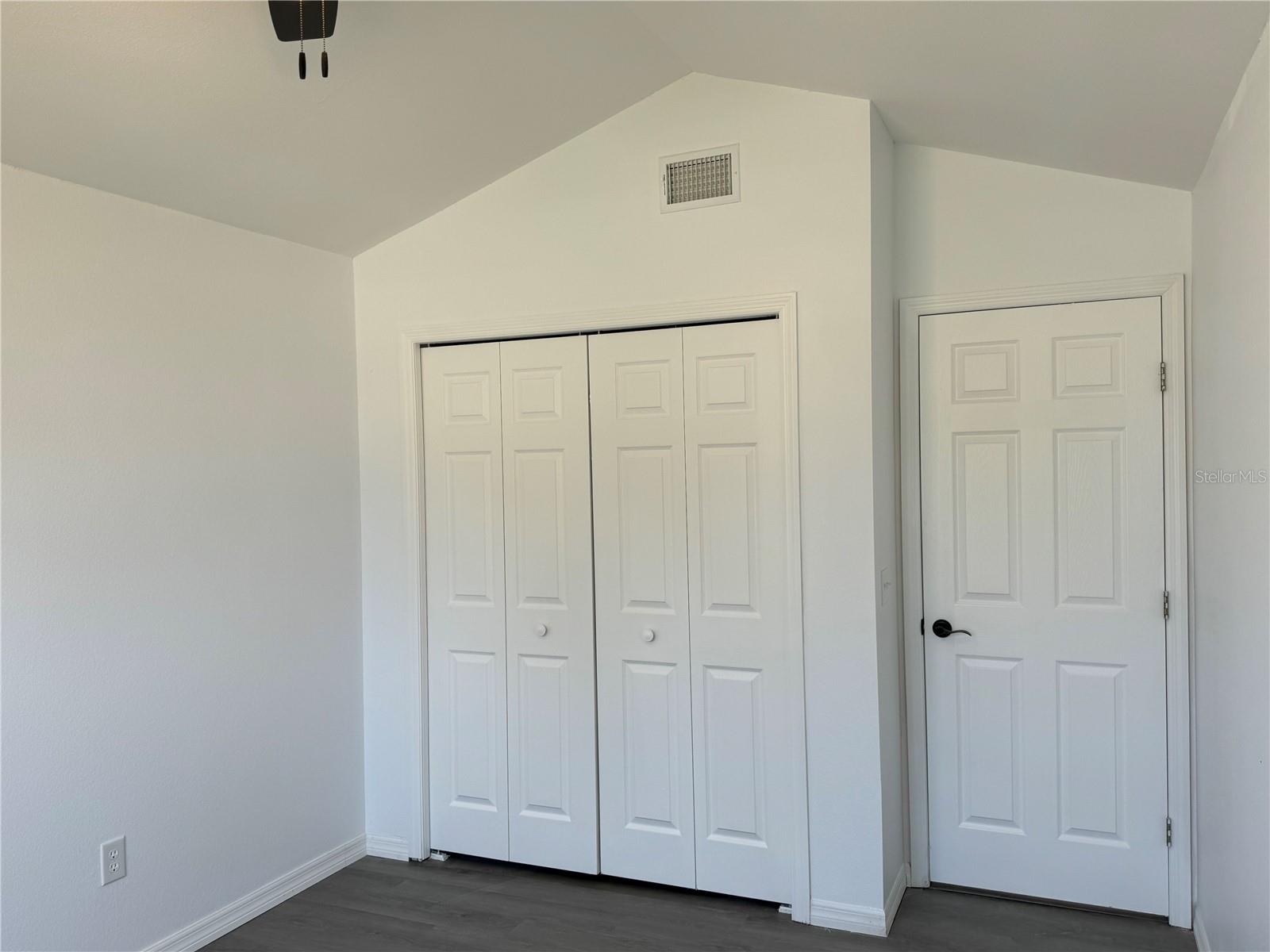 215 Hollowbrook Cir Property Photo 22