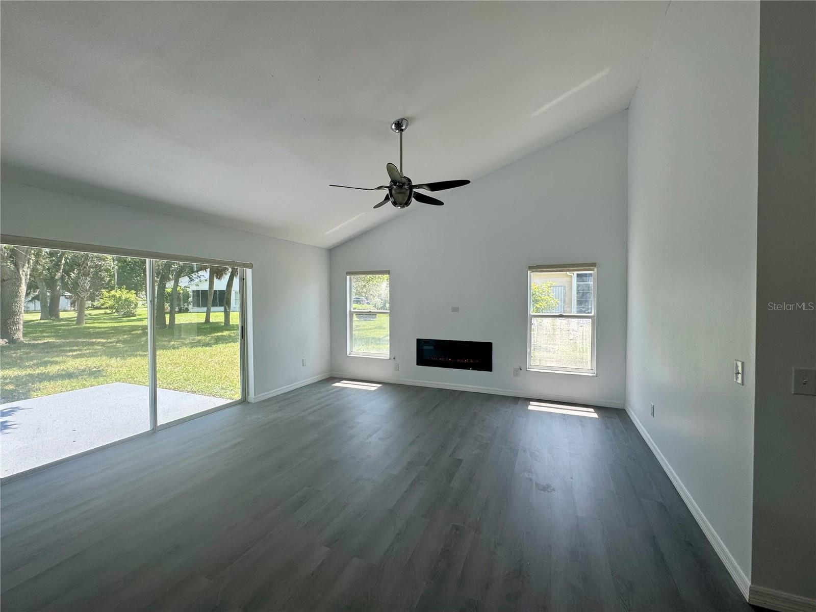 215 Hollowbrook Cir Property Photo 25